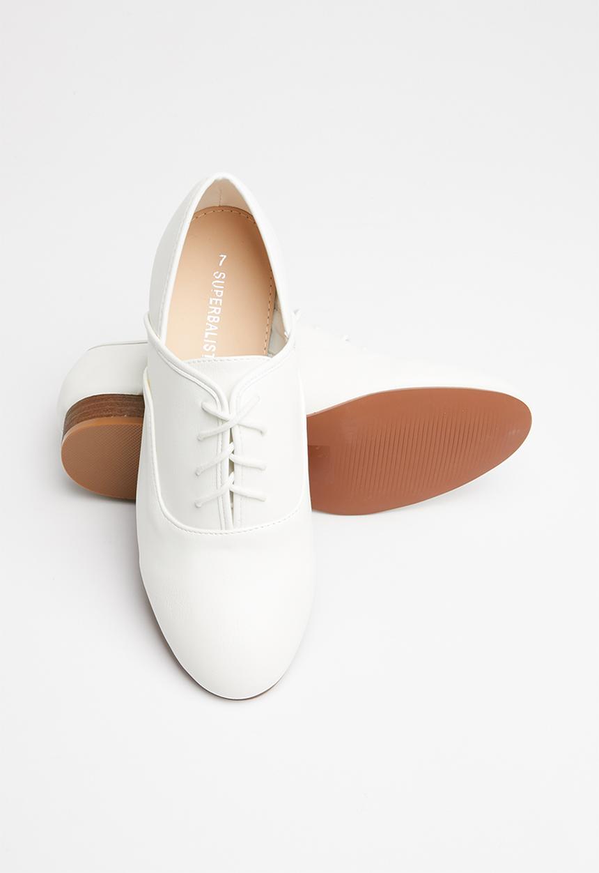 Superbalist - Reese brogue - white