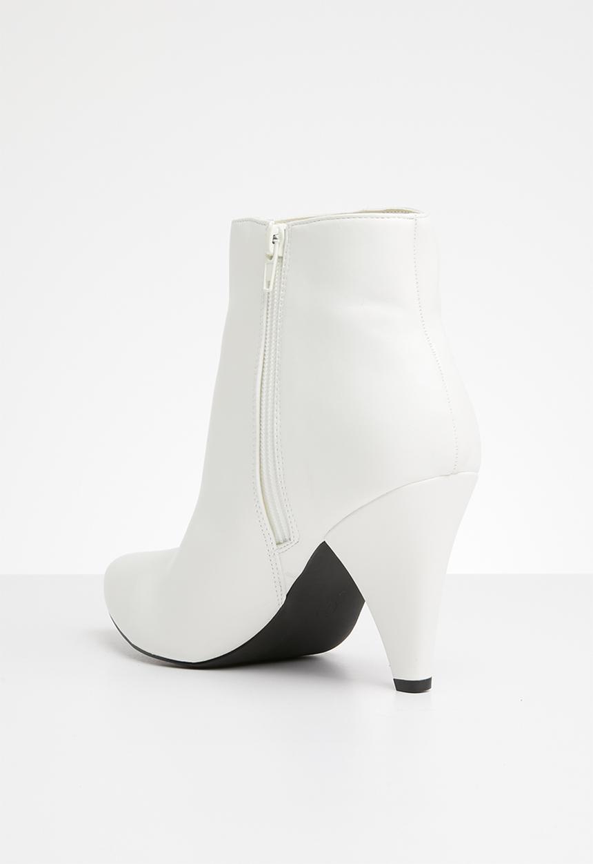Superbalist - Sade cone heel boot - white