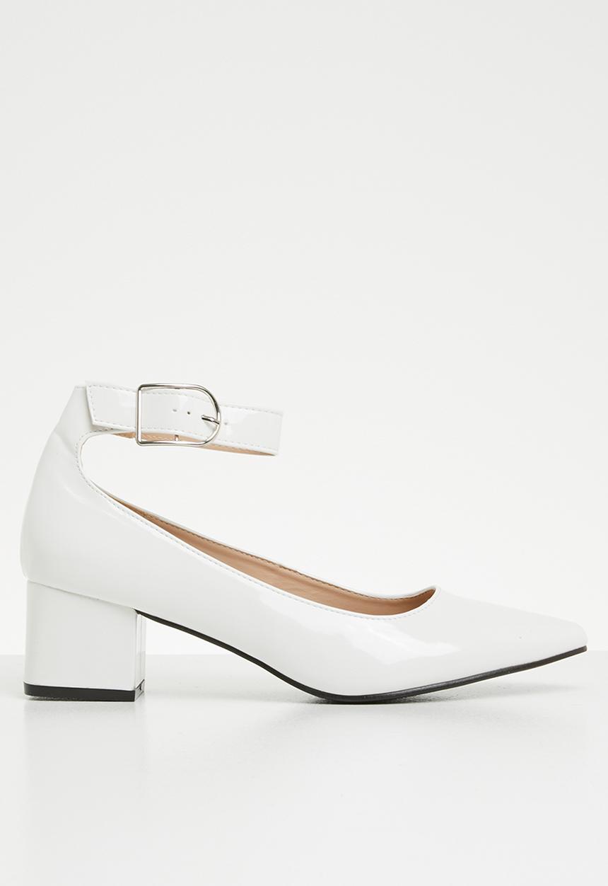 Superbalist - Clara buckle detail court - white