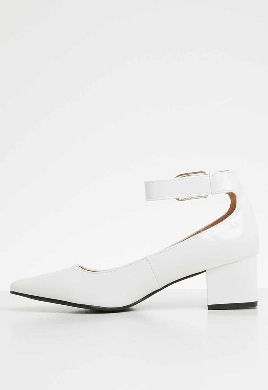 Superbalist - Clara buckle detail court - white