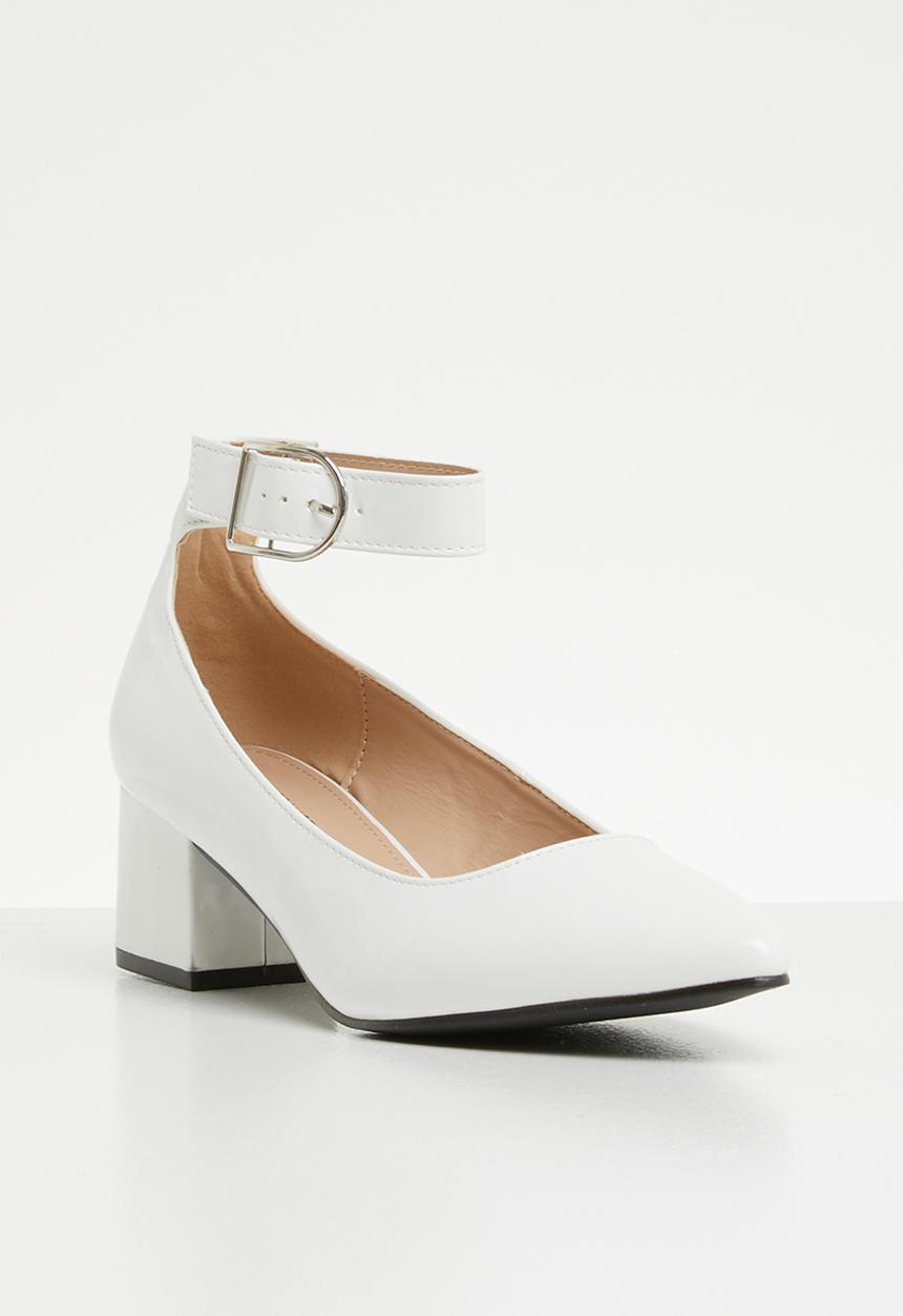 Superbalist - Clara buckle detail court - white