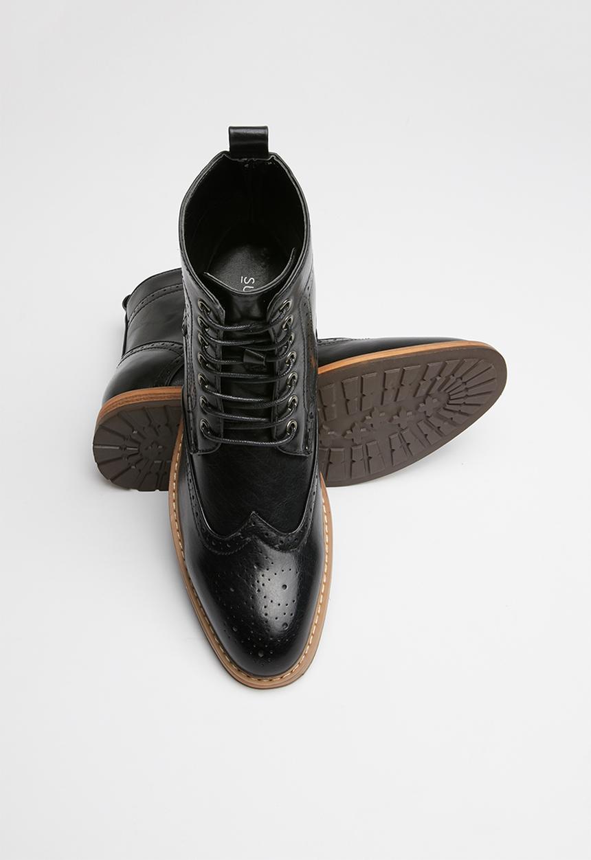Superbalist - Grayson brogue detail boot - black