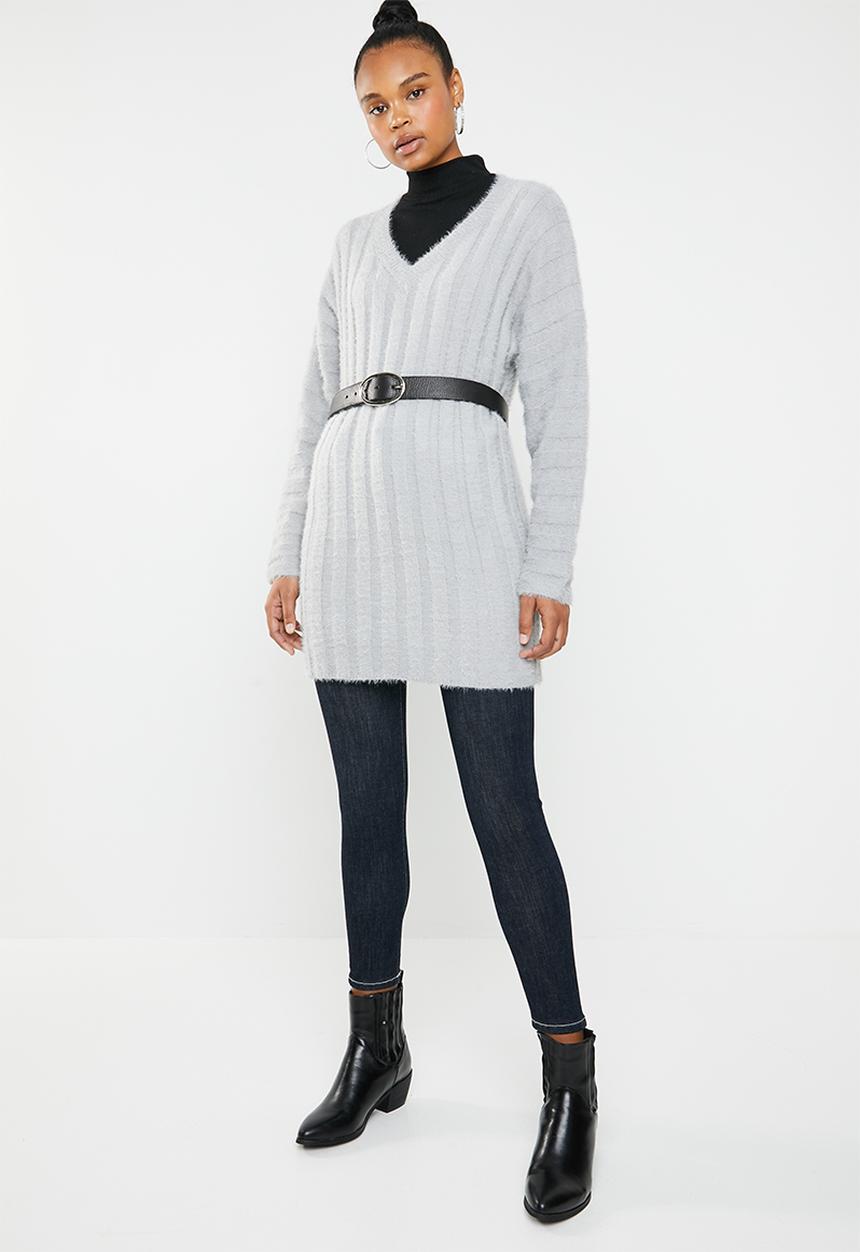 Missguided - V neck fluffy ribbed knitted dress - grey