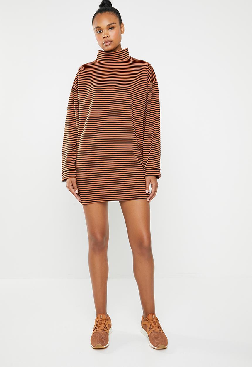 Missguided - High neck sweater dress - black & brown