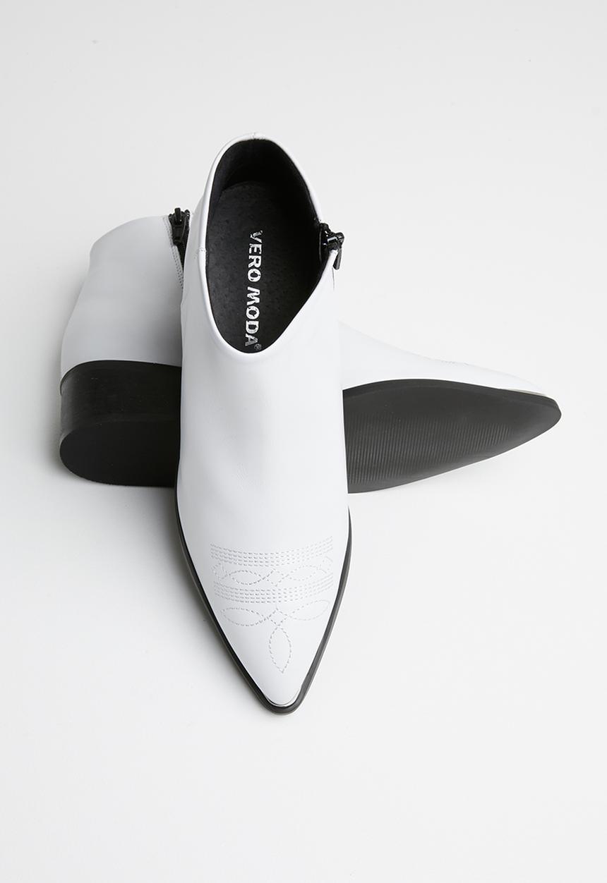 Vero Moda - Bella leather boot - white