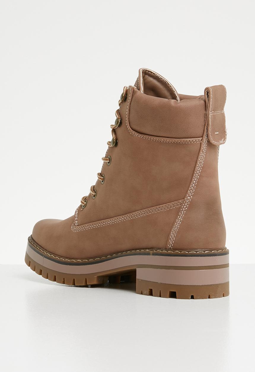 Miss Black - Lace up military boot - pink
