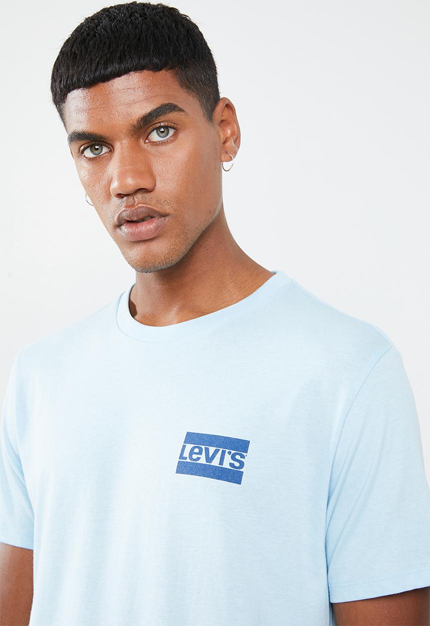Levi’s® - Sportswear logo graphic SSNL tee - blue