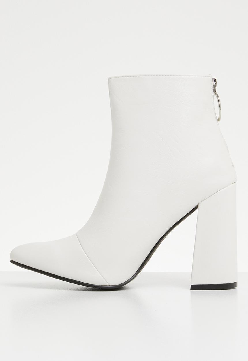 Superbalist - Ankle bootie - white