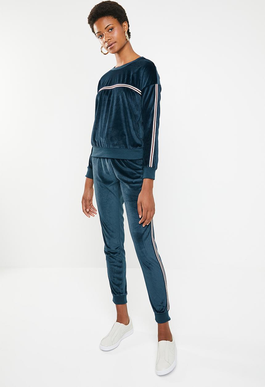 Brave Soul - Velour sweatshirt with side tape - navy