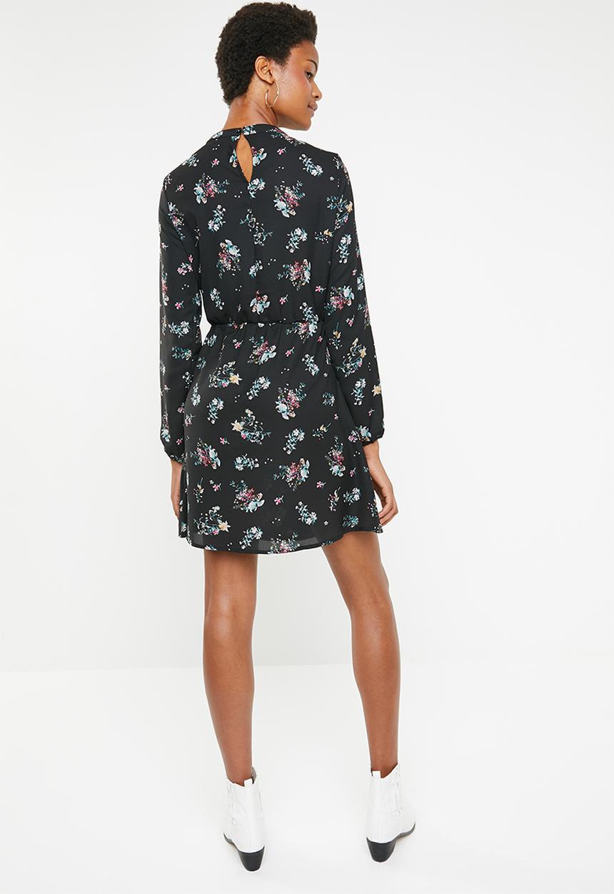 Brave Soul - Pleated floral dress with button back detail - black