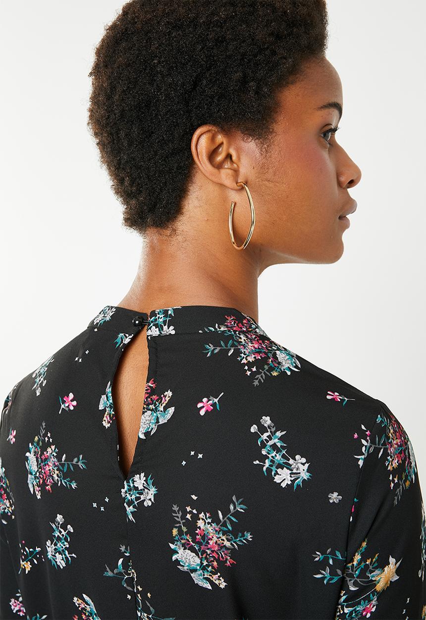 Brave Soul - Pleated floral dress with button back detail - black
