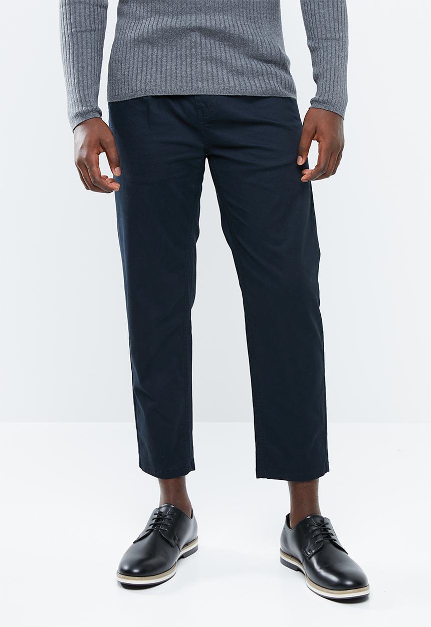 Superbalist - Pleated cropped tapered chino - navy