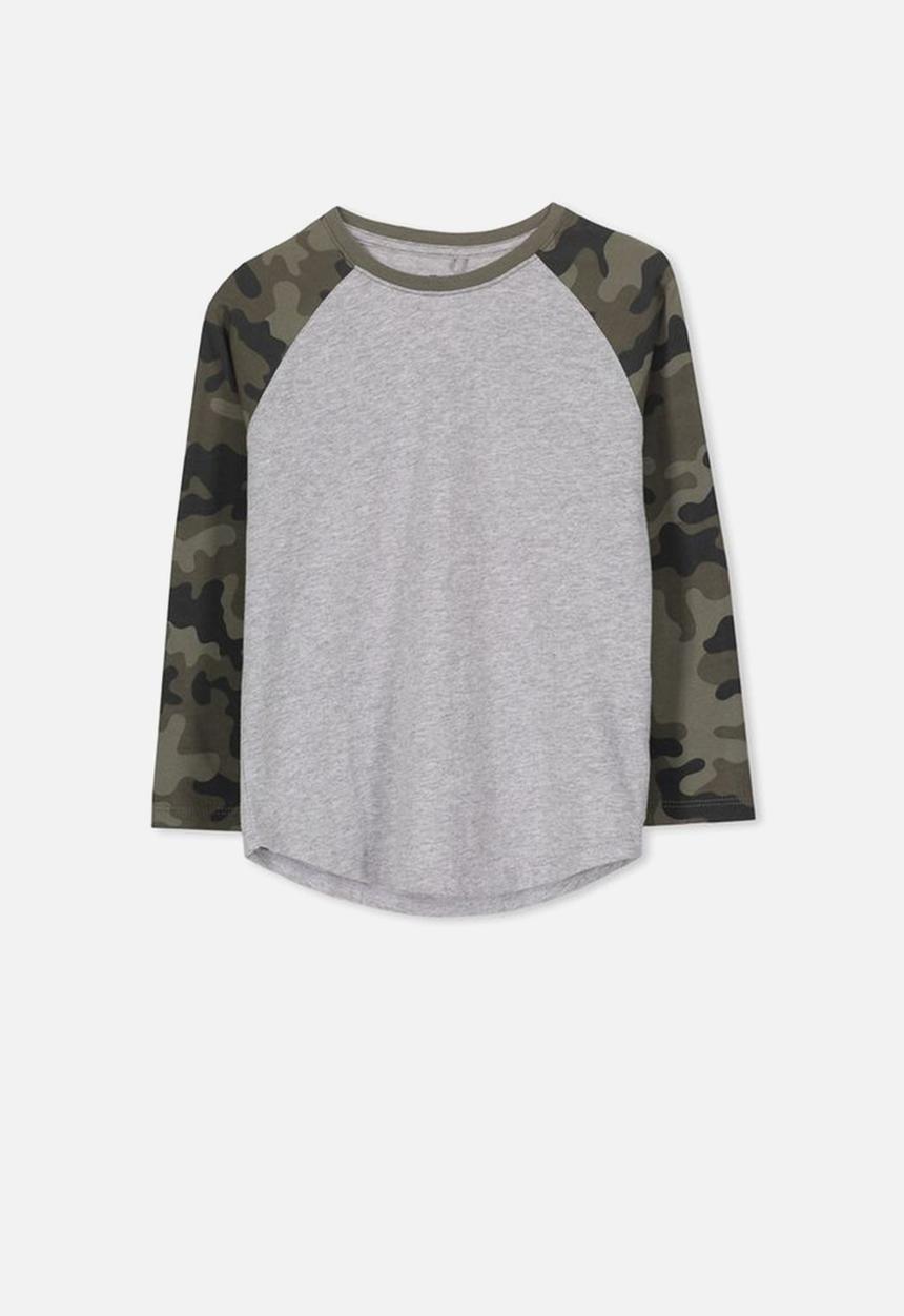 Cotton On - Tom long sleeve camouflage raglan tee - grey & green