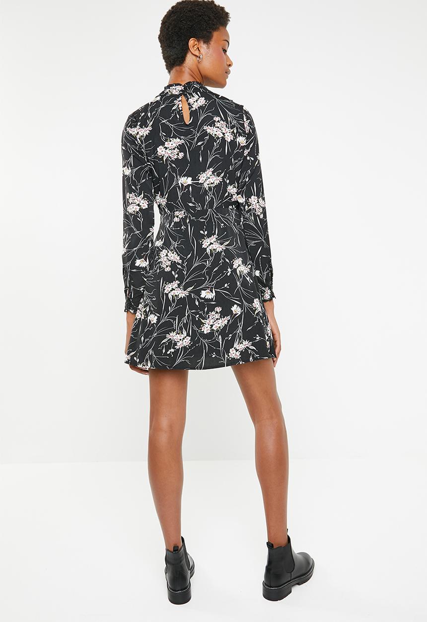 Brave Soul - Floral dress with high ruffle neck - black