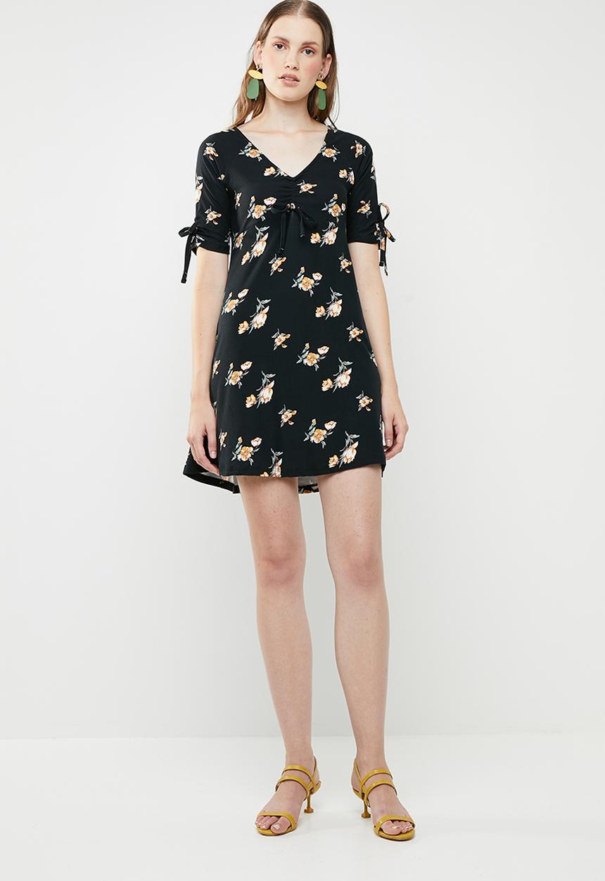 Brave Soul - Ruched v-neck floral dress - black