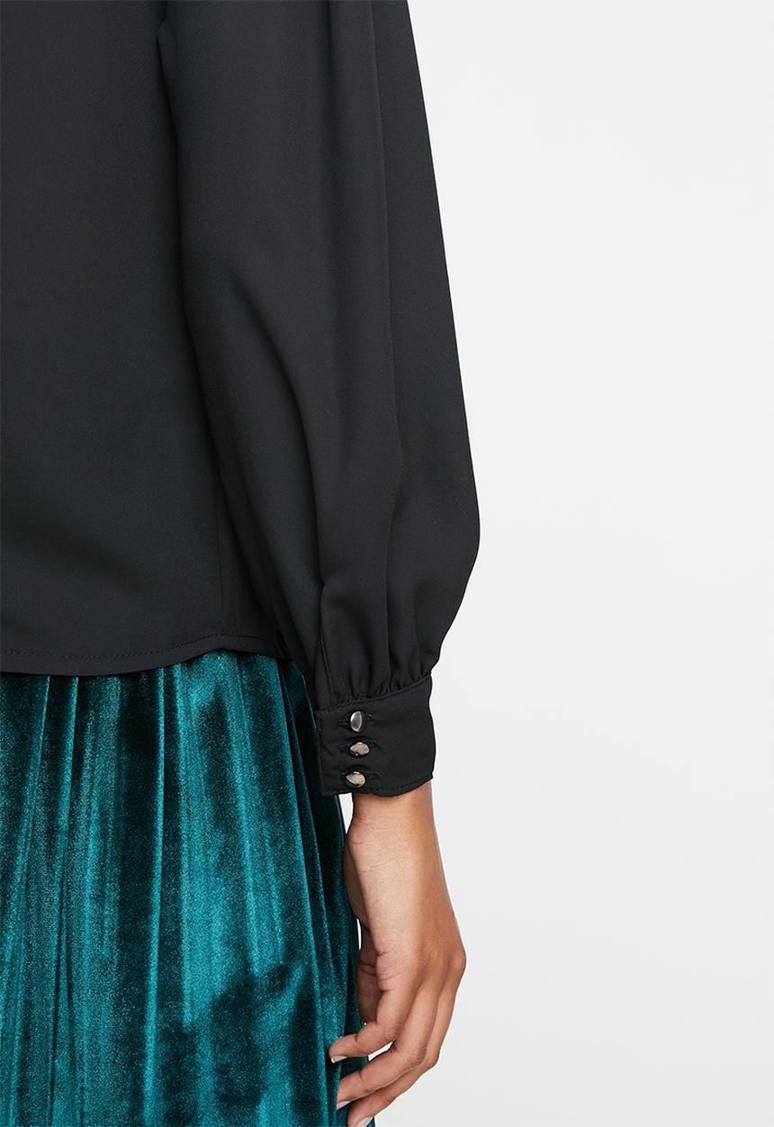 Superbalist - Choker detail blouse - black
