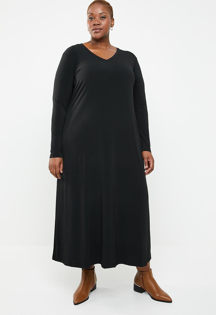 STYLE REPUBLIC PLUS - V neck maxi dress with pockets - black