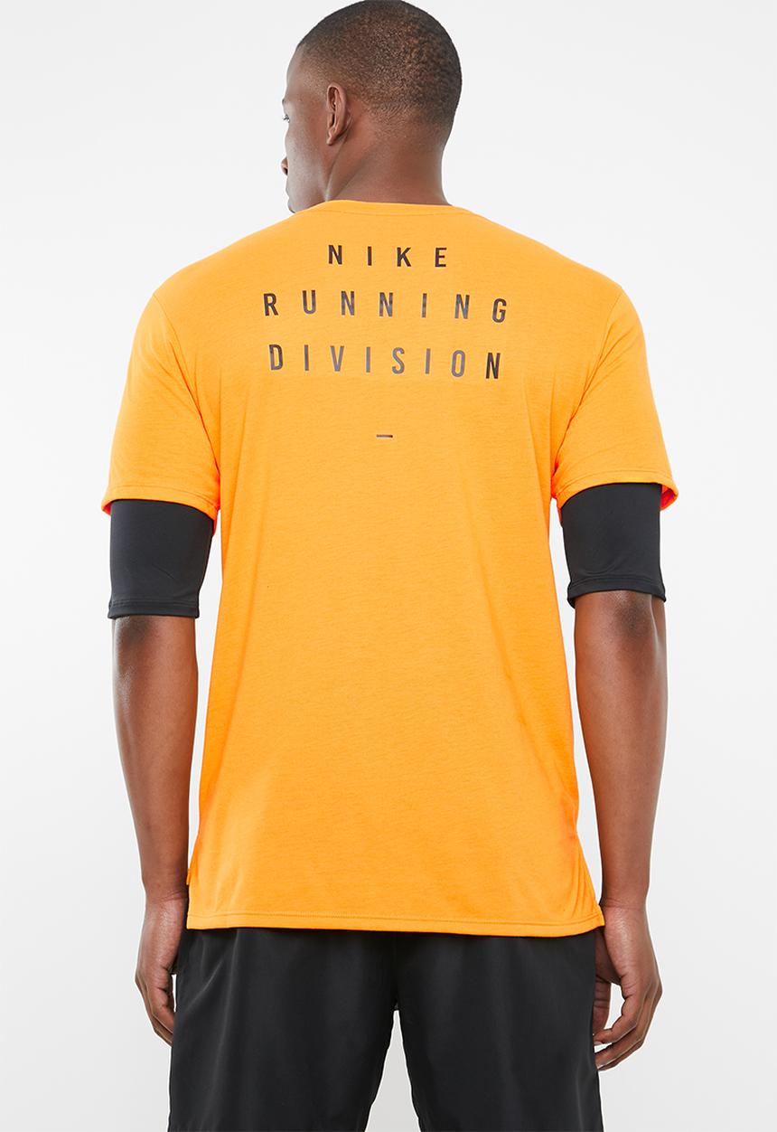 Nike - Breathe rise 365 top short sleeve top - orange & black