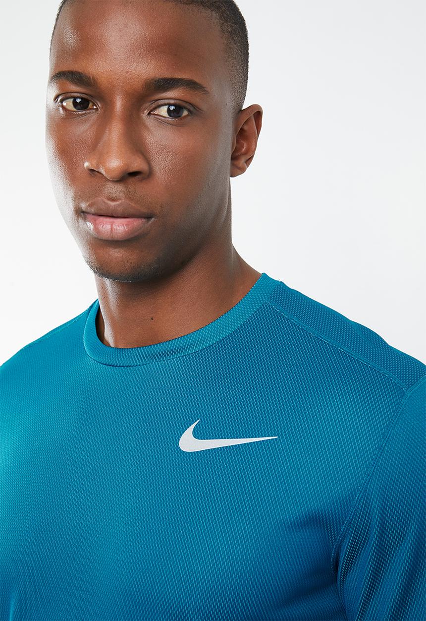 Nike - Nike dry fit breathe run short sleeve top - blue