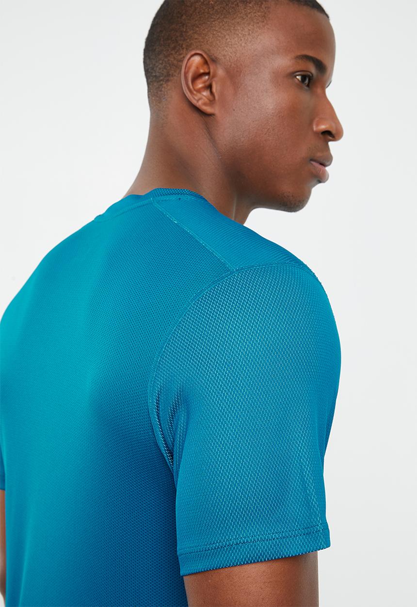 Nike - Nike dry fit breathe run short sleeve top - blue