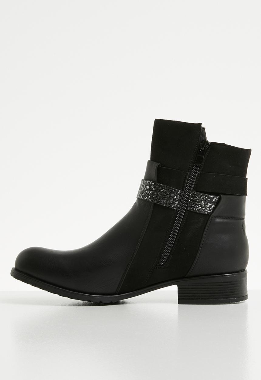 Plum - Rustic ankle boot - black