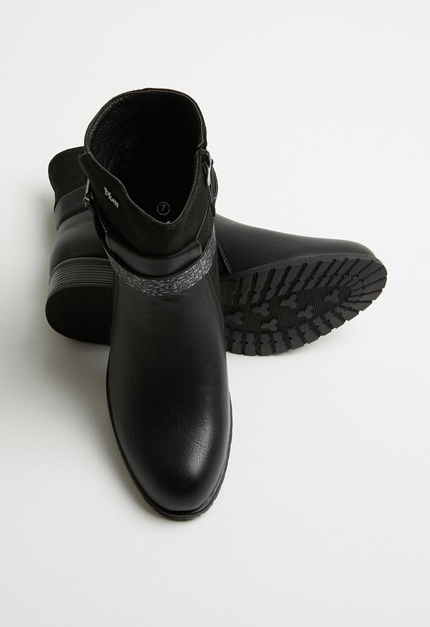Plum - Rustic ankle boot - black