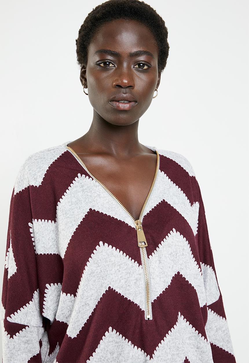 Revenge - Zig zag top - burgundy & grey