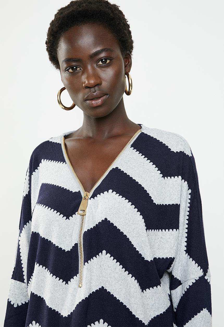 Revenge - Zig zag zip through top - navy & grey