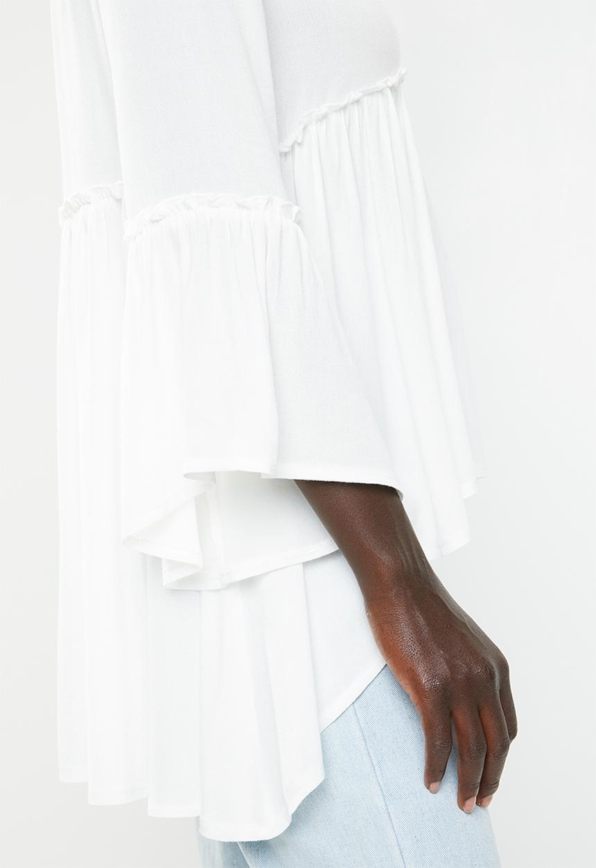 Revenge - Hi lo lace up top - white