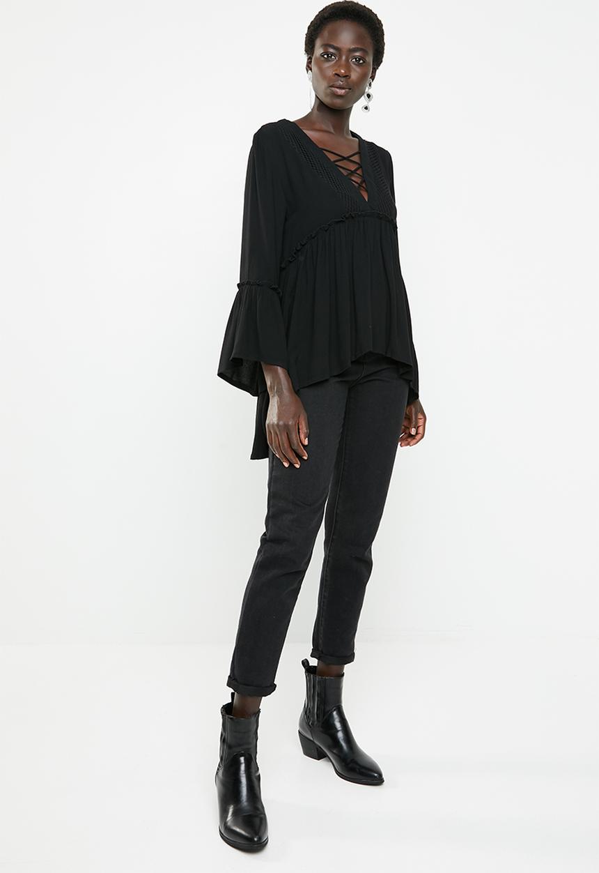 Revenge - Hi lo lace up top - black