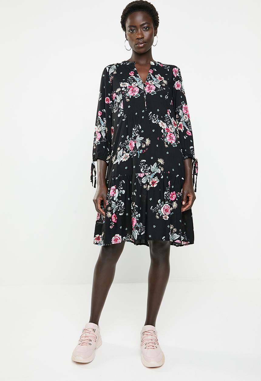 Revenge - Floral drop waist v-neck dress - black