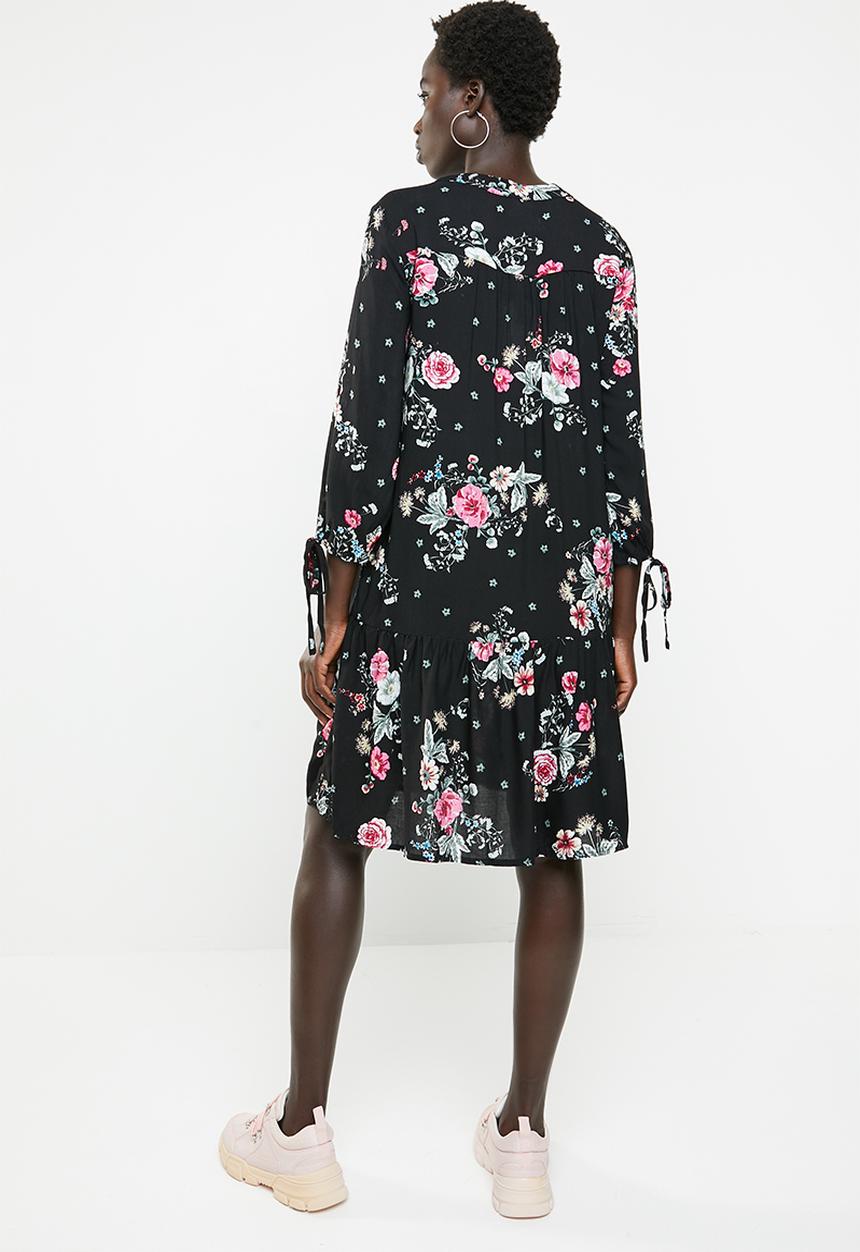 Revenge - Floral drop waist v-neck dress - black