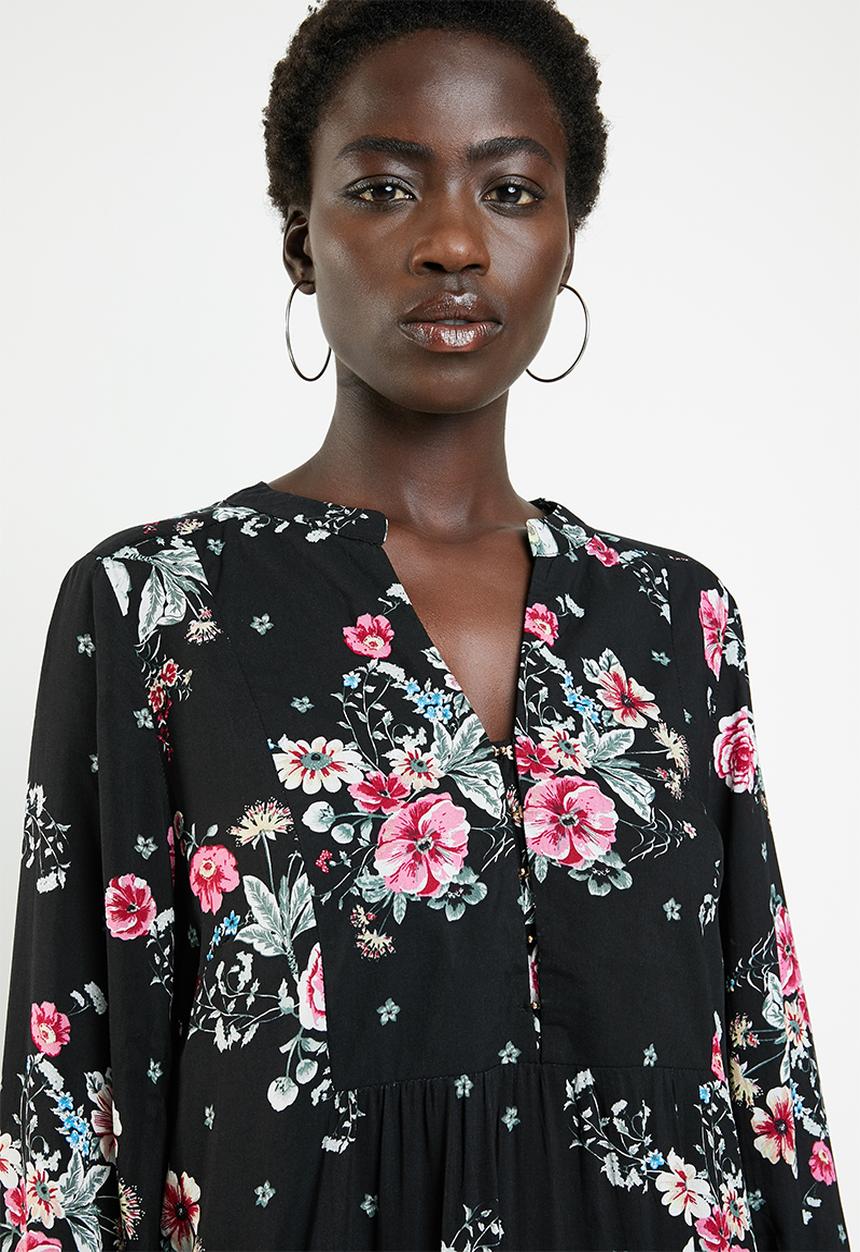 Revenge - Floral drop waist v-neck dress - black