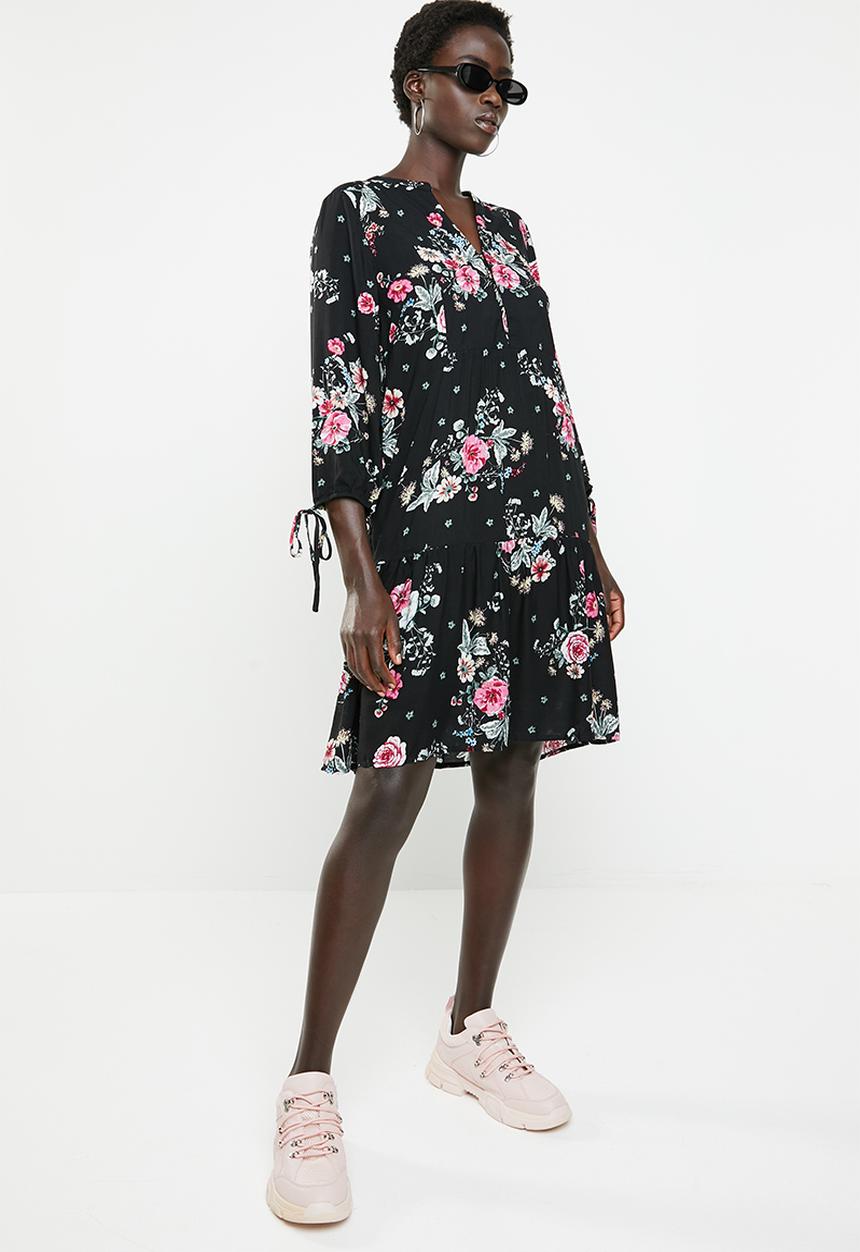 Revenge - Floral drop waist v-neck dress - black