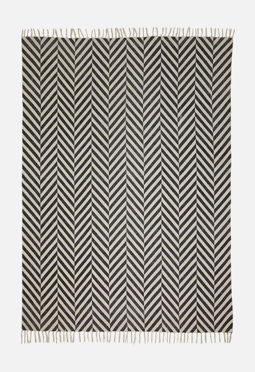 Sixth Floor - Macha rug - black