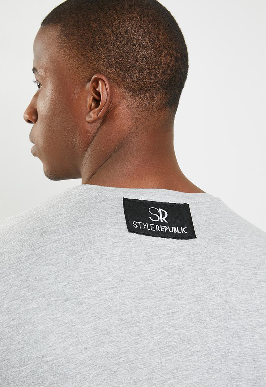 STYLE REPUBLIC - Printed chest pocket tee - grey