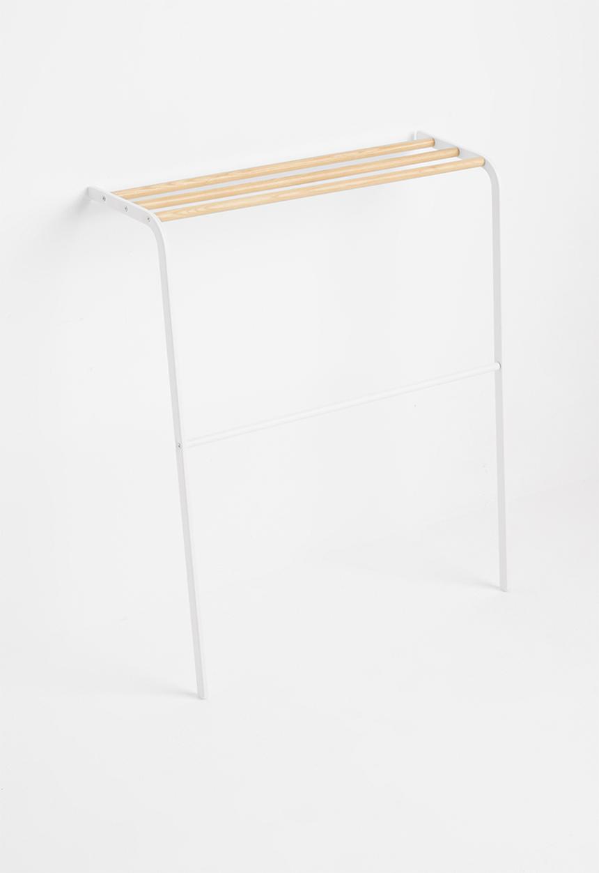 Yamazaki - Tosca leaning bath towel hanger - white