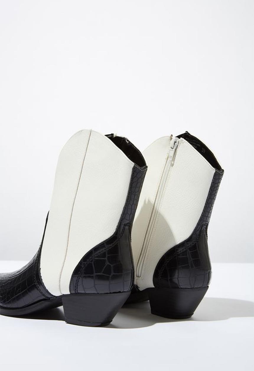 Cotton On - Larissa western boot - black & white