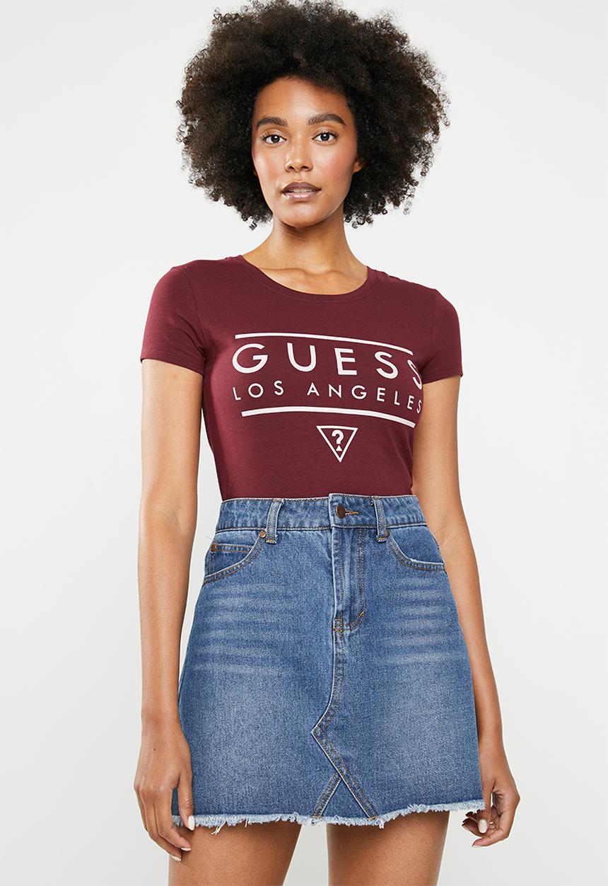 GUESS - Short sleeve minimal guess t-shirt - burgundy