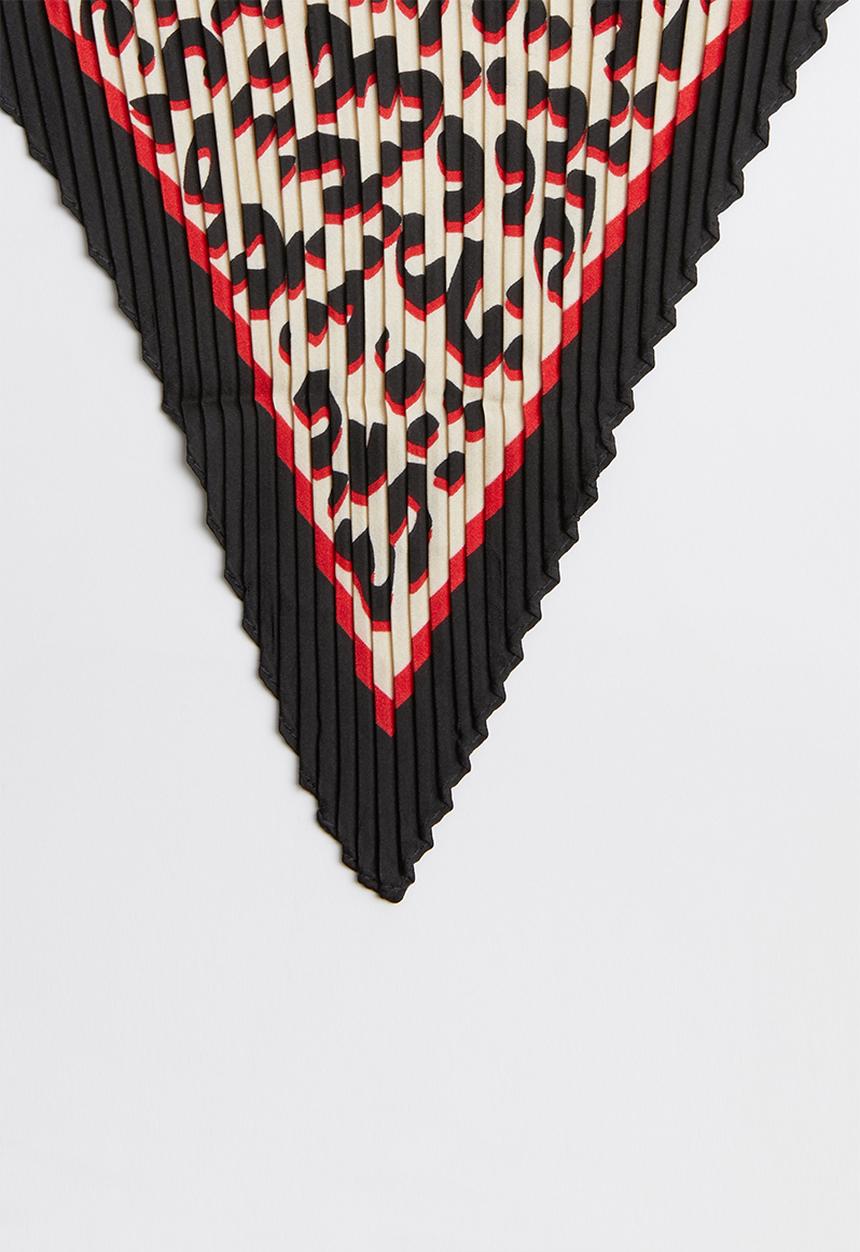 Superbalist - Animal print neckerchief - red & black