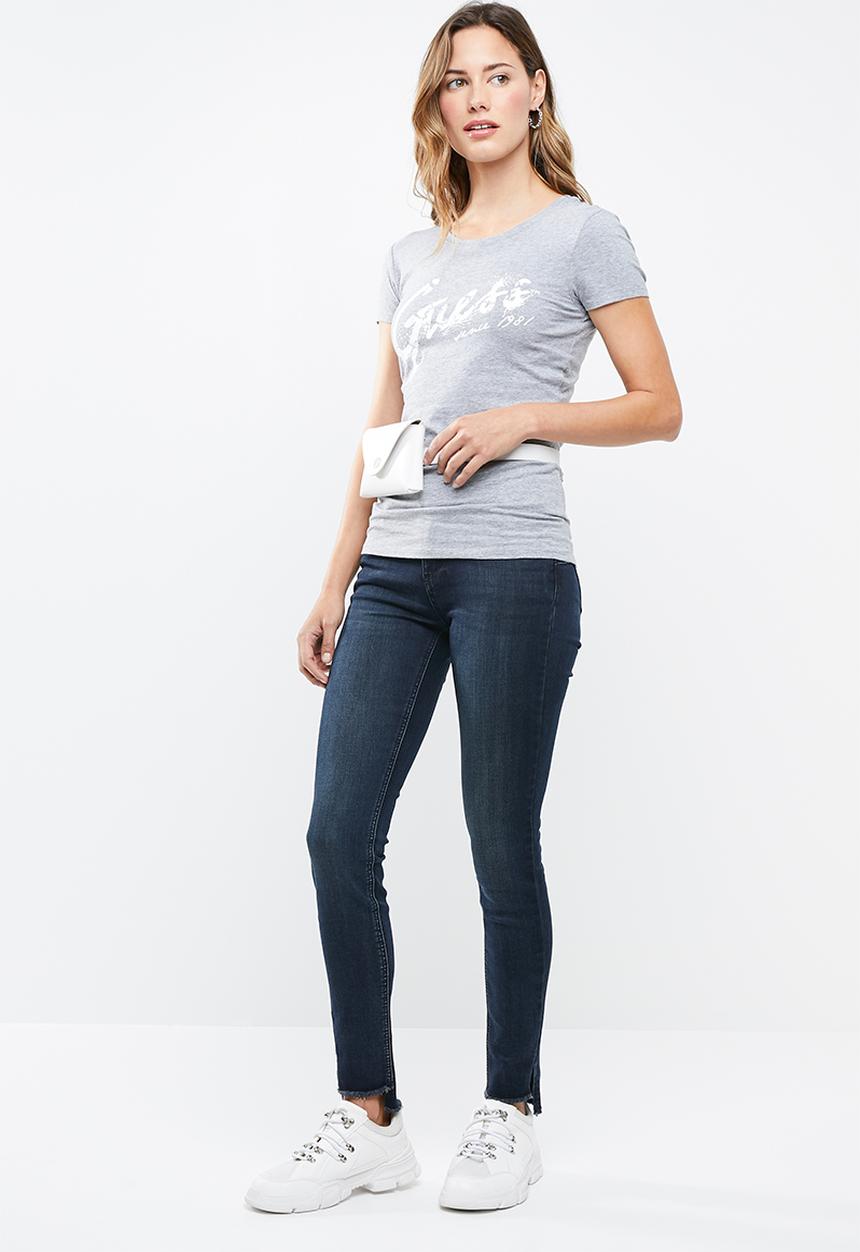 GUESS - Short sleeve script logo tee - grey