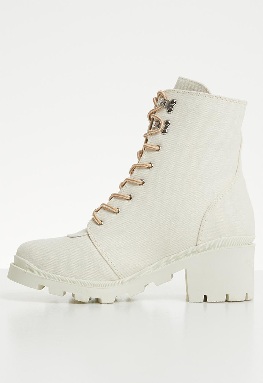 Missguided - Canvas hiking boot - cream