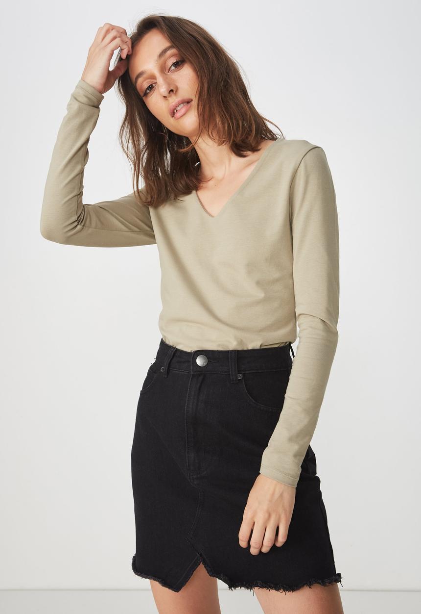 Cotton On - Everyday long sleeve v-neck top - beige 