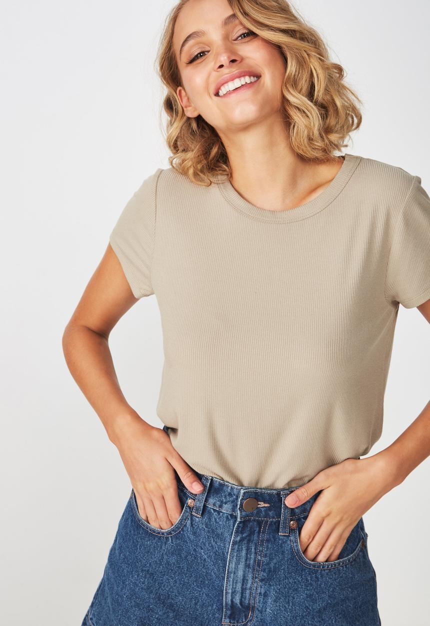 Cotton On - The girlfriend tee - beige 