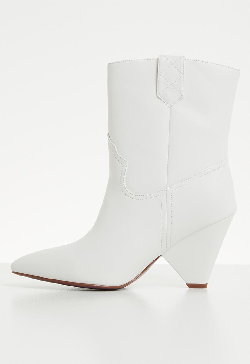 Plum - Embellished boot - white