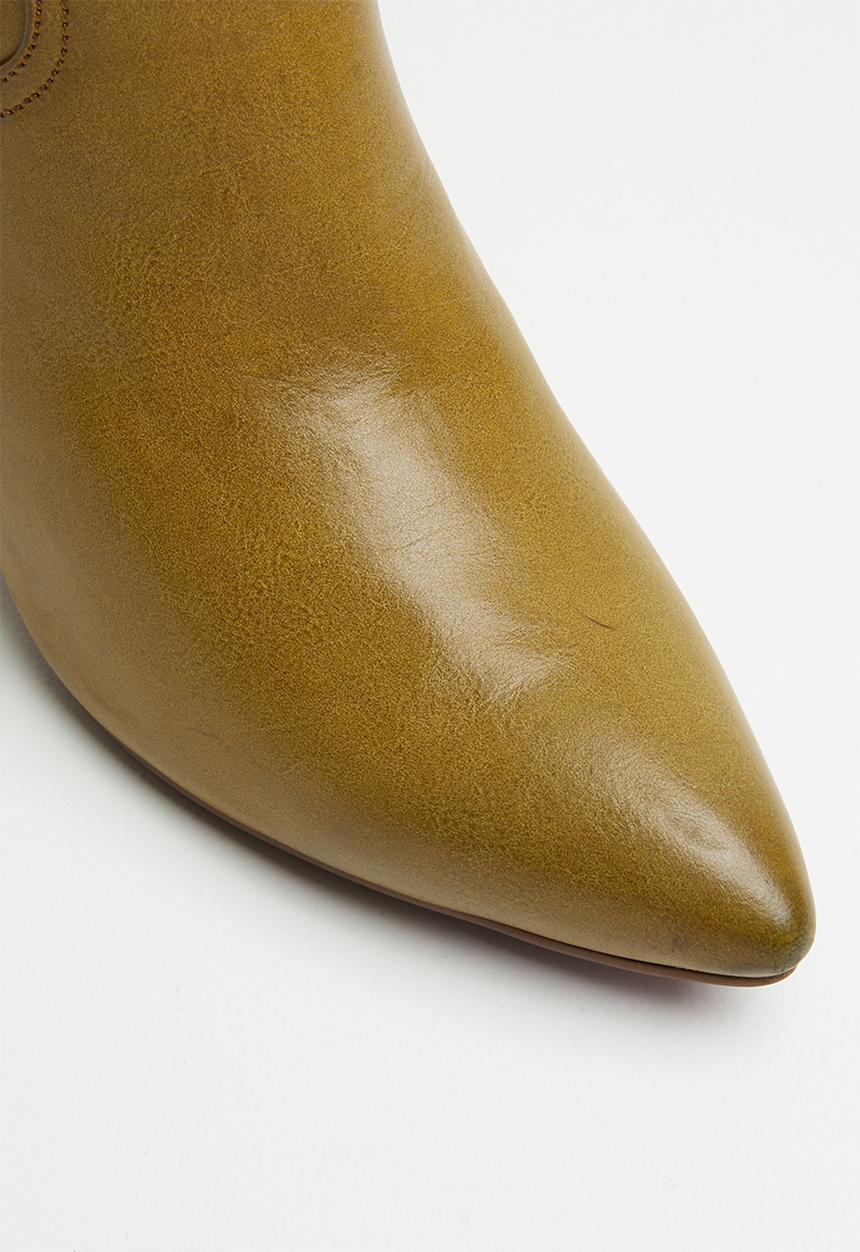 Plum - Embellished boot - tan