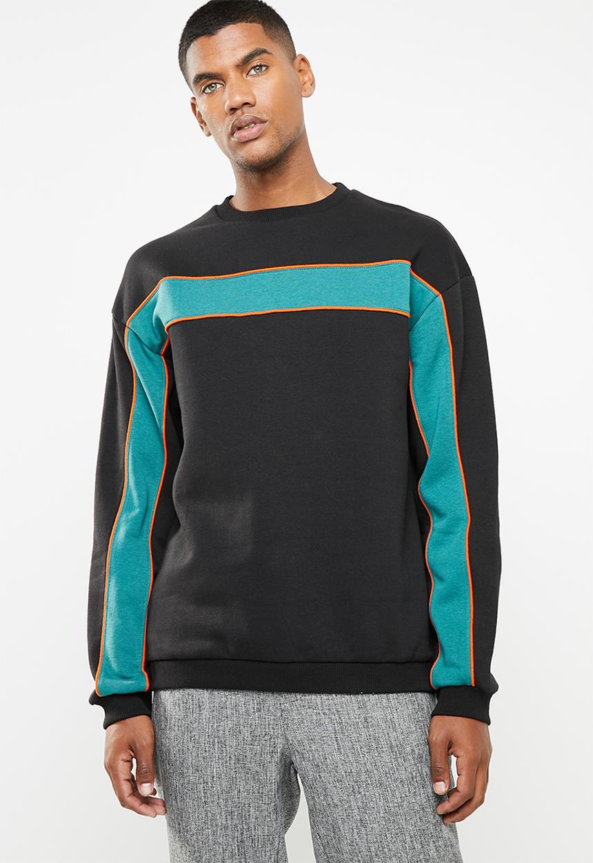 Cotton On - North sea chest panel drop shoulder crew fleece top - black
