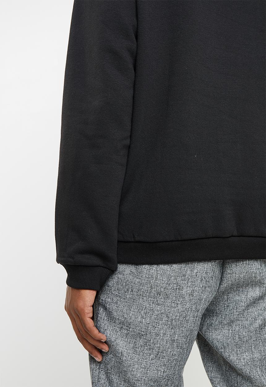 Cotton On - North sea chest panel drop shoulder crew fleece top - black