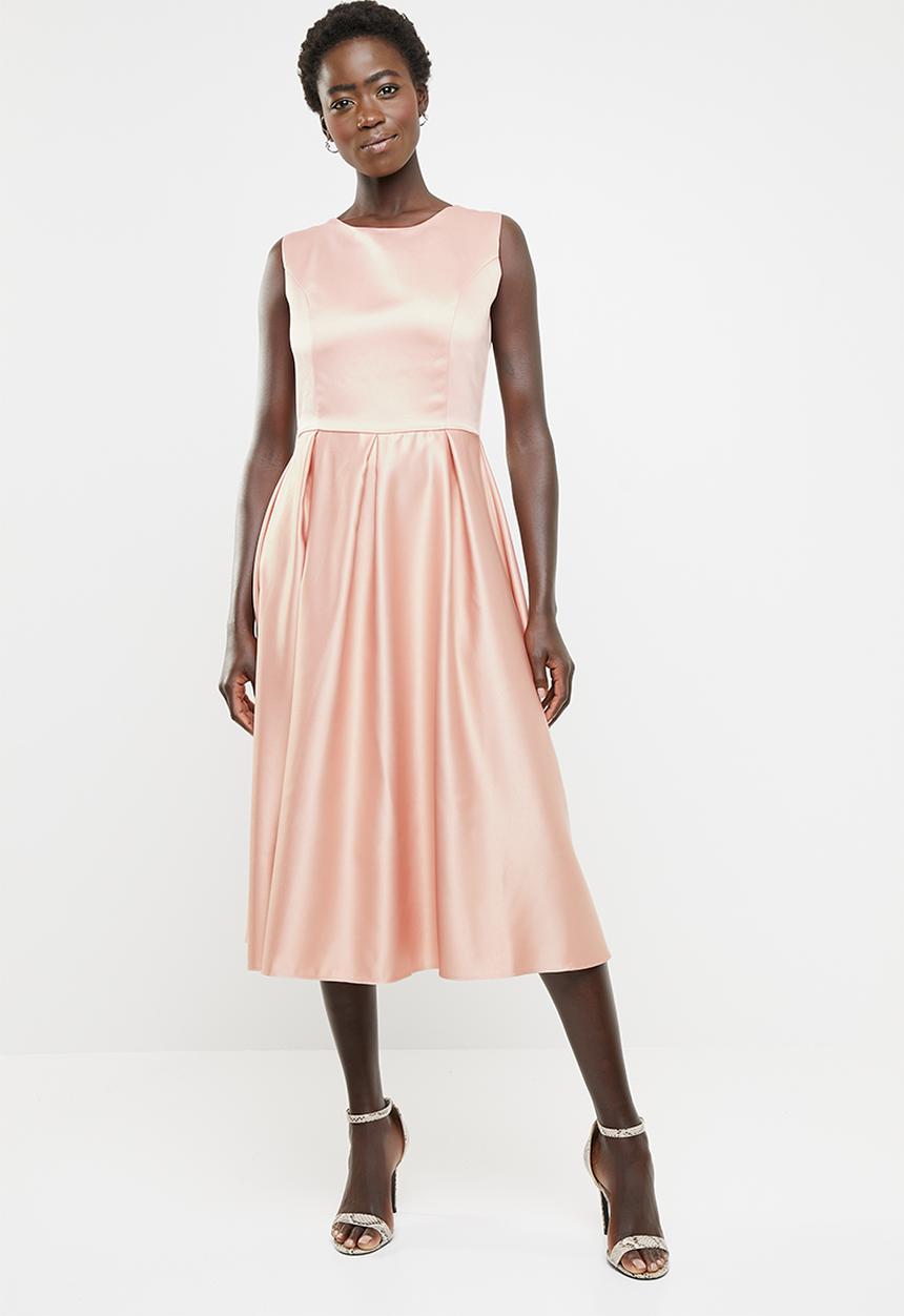 edit - Fit and flare dress with round neckline - pink