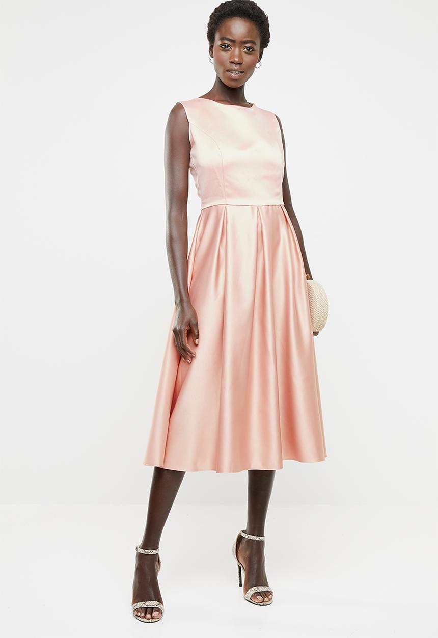 edit - Fit and flare dress with round neckline - pink
